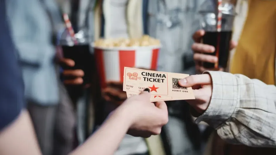Названа средняя стоимость билета в кино в РФ