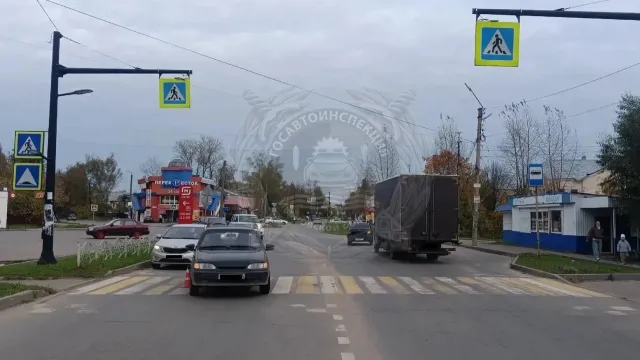 В Тейкове водитель на переходе сбил двух маленьких девочек