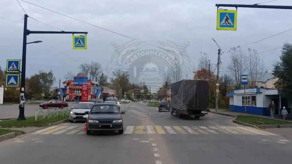 В Тейкове водитель на переходе сбил двух маленьких девочек