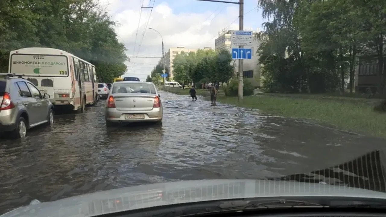 Осадки в иванове сегодня. Иваново затопило. Иваново дождь. Тамбов после дождя. Потопы в Москве после дождя.