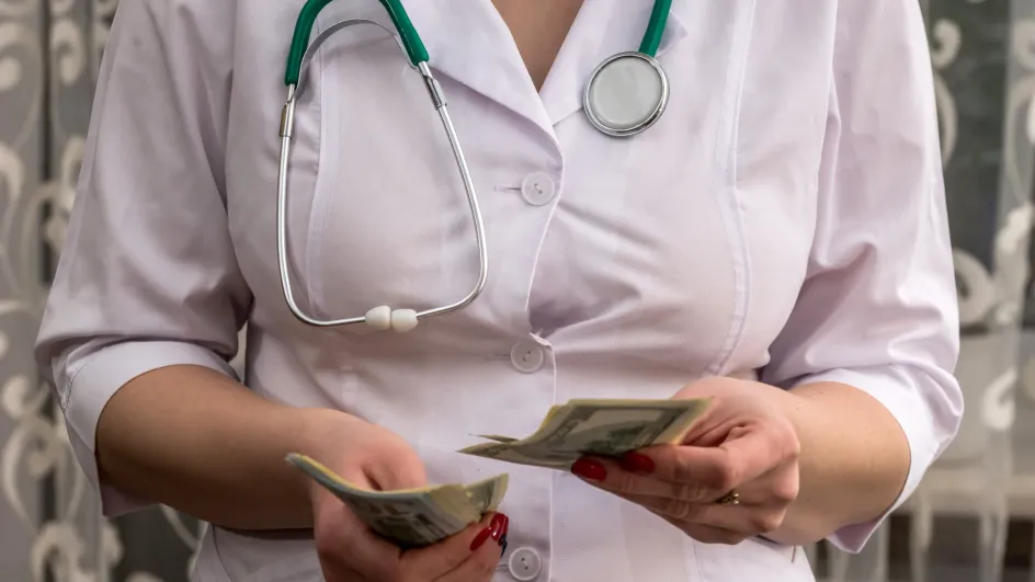 В Ивановской области медики остались без выплат из-за ошибки