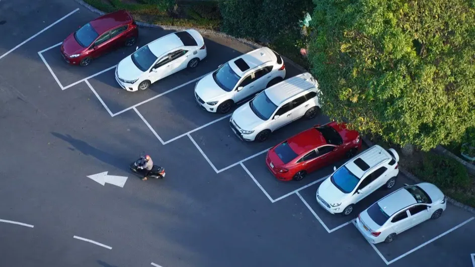 Многодетным россиянам могут начать давать бесплатные парковки