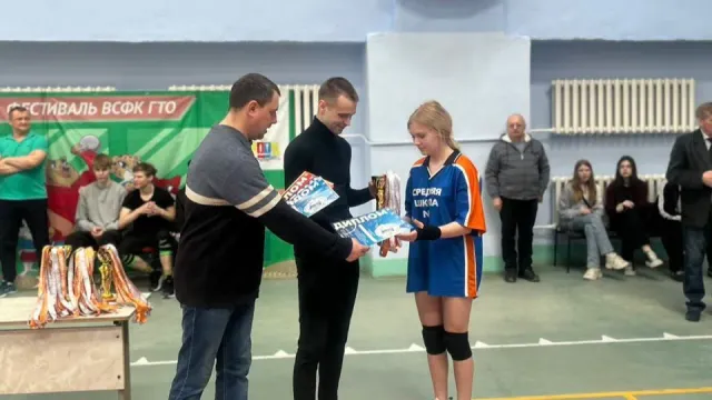 В Кинешме прошла церемония чествования победителей школьной баскетбольной лиги «КЭС-БАСКЕТ»