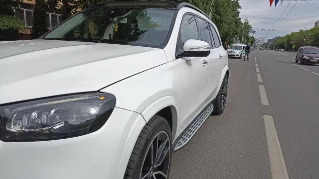 В Иванове у водителя-должника арестовали Mercedes-Benz за долги