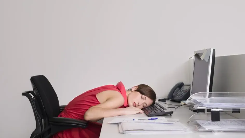 Россиян начнут меньше увольнять за сон на работе