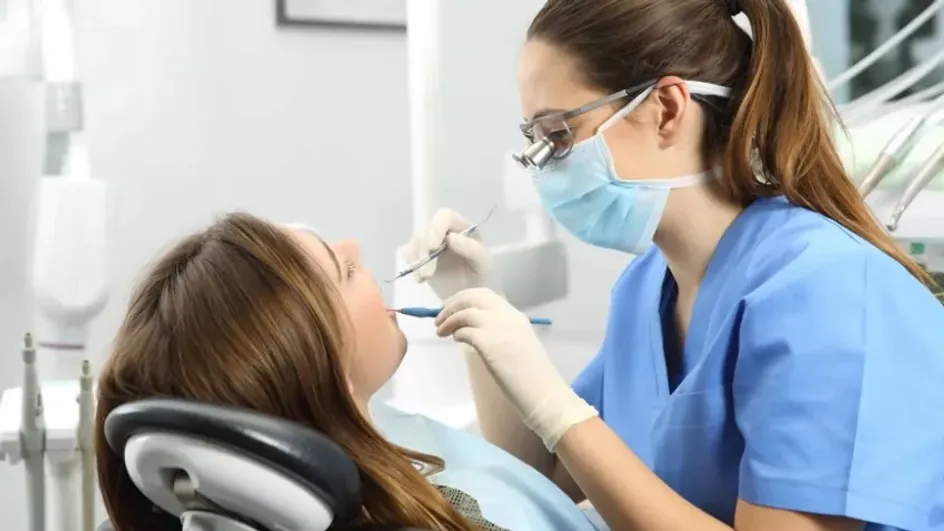 Россиян предупредили о росте цен на стоматологические услуги