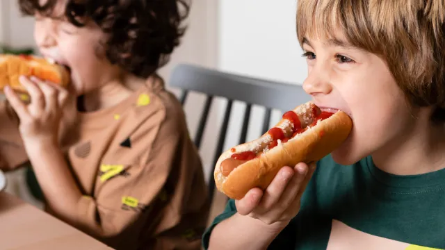 Фастфуд под запретом: Детям больше нельзя!