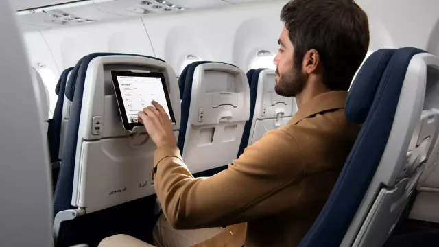 Звонки в самолетах: Новые правила шокируют!