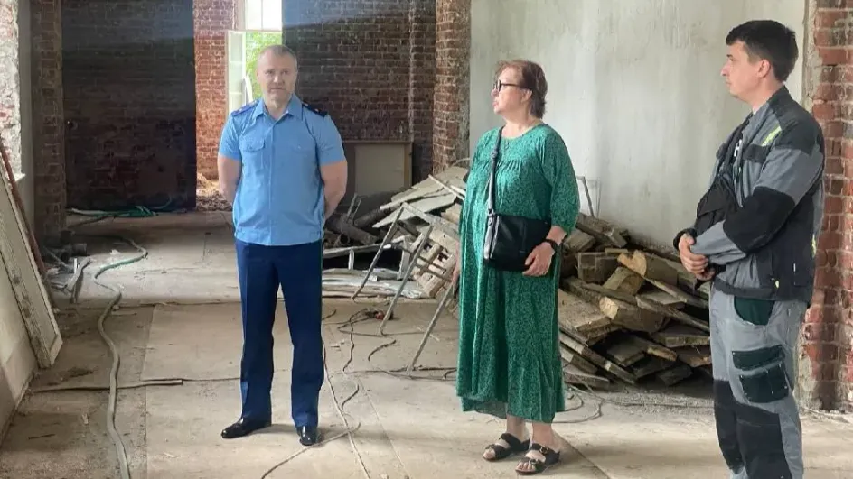 Жители Шуи пожаловались прокурору Ивановской области на дороги и реку Жители Шуи пожаловались прокурору Ивановской области на дороги и реку