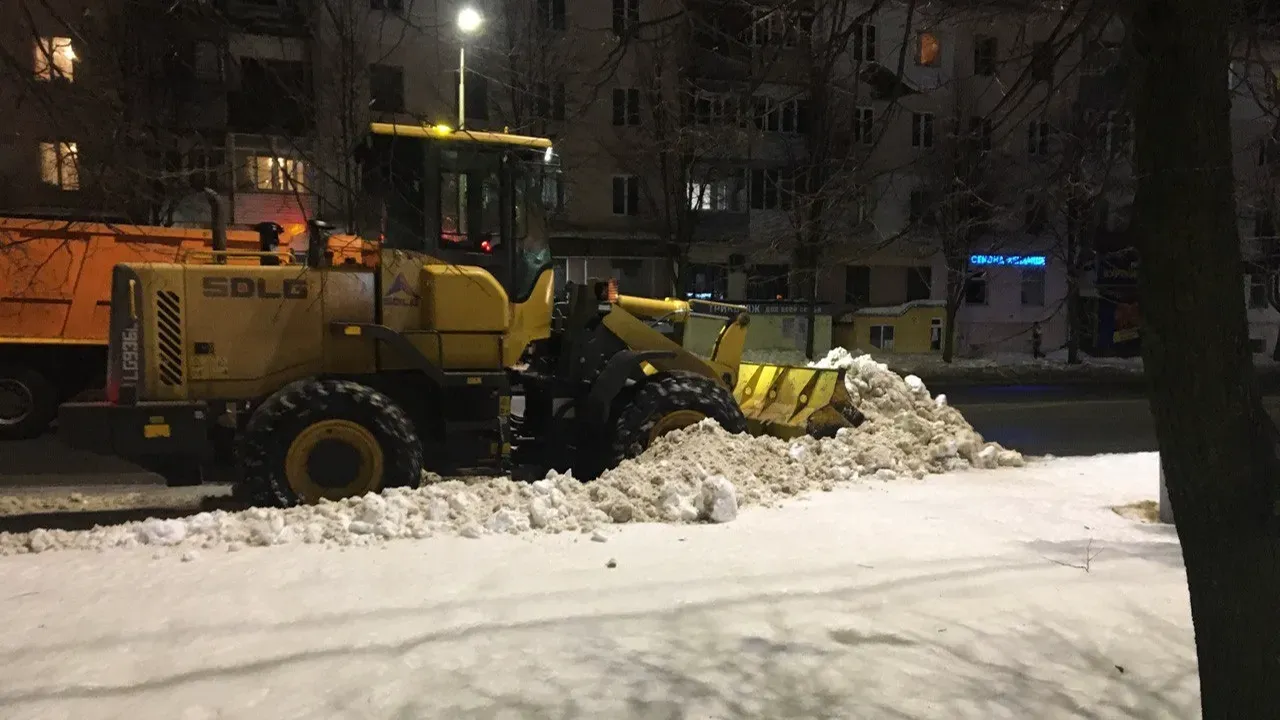 В Иванове ночью уборку улиц от снега осуществляли 20 комбинированных машин