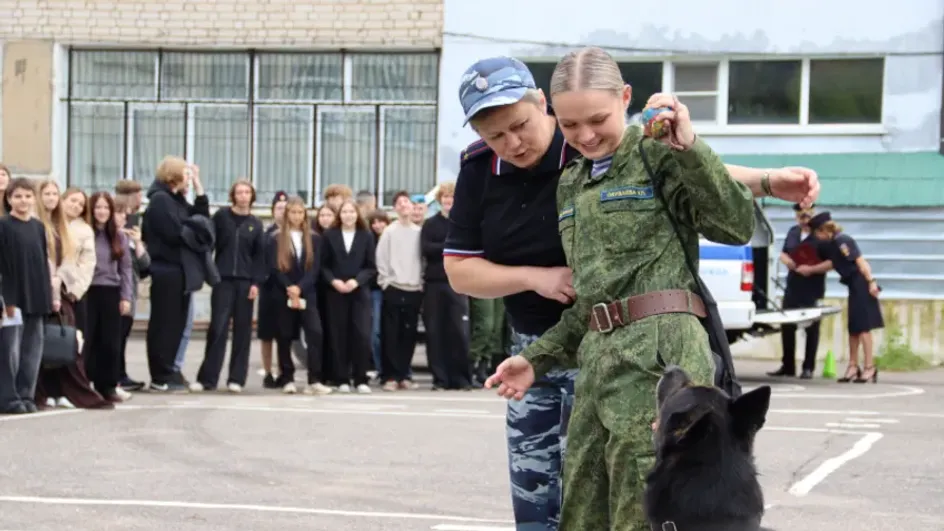 Фурмановские полицейские провели День открытых дверей для молодежи