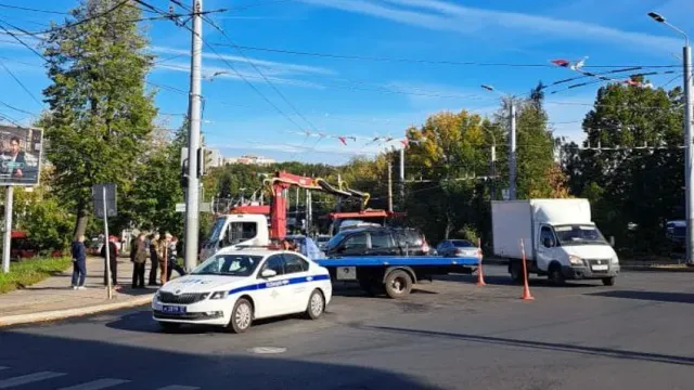 Горячая новость | В Иванове возле Главпочтамта перевернулась иномарка