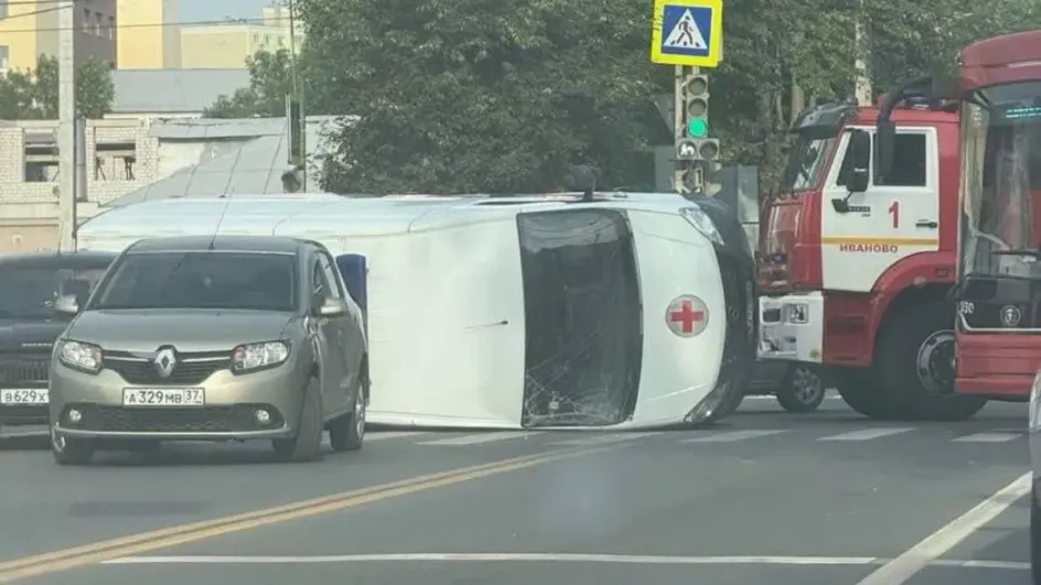 В Иванове произошло ДТП с участием автомобиля скорой помощи В Иванове произошло ДТП с участием автомобиля скорой помощи