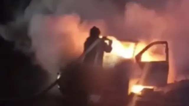 В Тейкове огонь уничтожил автомобиль