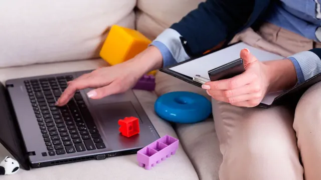 Декрет или работа: Что выбрать россиянке?