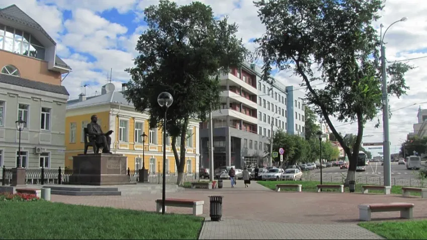 В Иванове занимаются благоустройством возле памятника Я. Гарелина