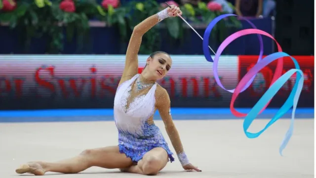 Олимпийская чемпионка Евгения Канаева провела мастер-класс в ивановской СШ №9
