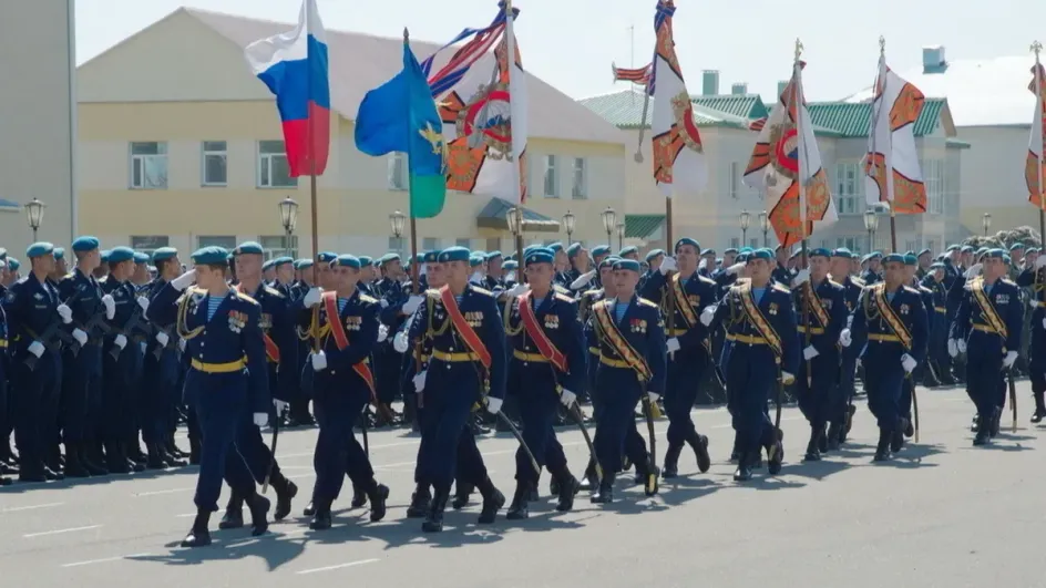В день 80-летия 98-й воздушно-десантной дивизии в Иванове открыли Аллею Славы