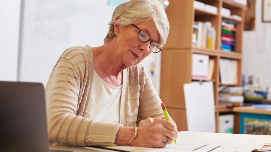 Экономист считает работу на пенсии необходимостью Экономист считает работу на пенсии необходимостью