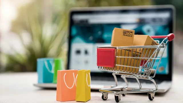 Десятки тысяч на платье: Новый год разорил россиянок!