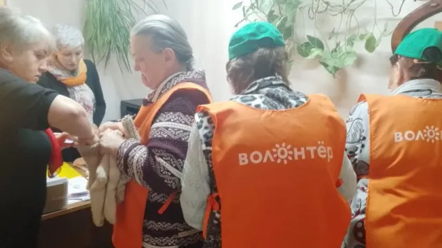 Волонтеры Богородского дома-интерната передали посылку для отправки в зону СВО