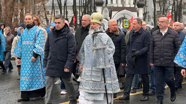 Мэр Иванова принял участие в крестном ходе в День народного единства