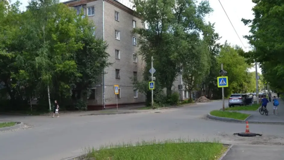 В областном центре обновляют дорогу на улице Кирякиных В областном центре обновляют дорогу на улице Кирякиных