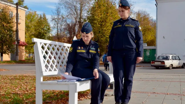 В Комсомольском районе долги в 300 тысяч рублей погасили, спасая иномарку