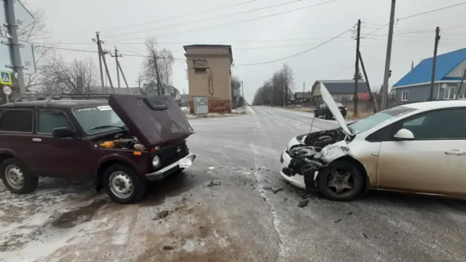 В Юже при столкновении двух автомобилей пострадал двухлетний ребенок