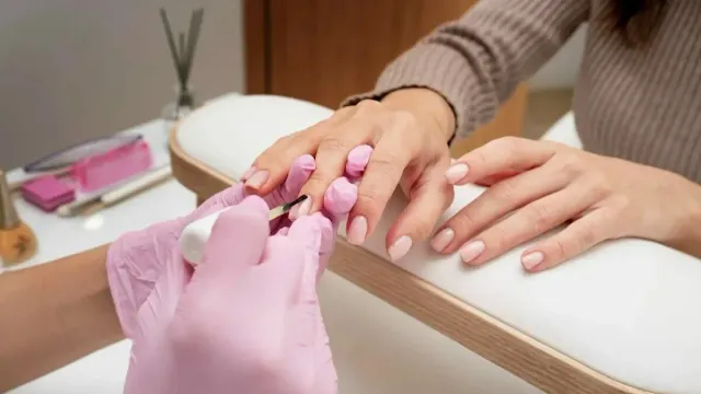 Маникюр по цене золота: Цены растут как на дрожжах!