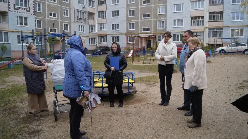 В Тейкове состоялась общественная приемка новой детской площадки