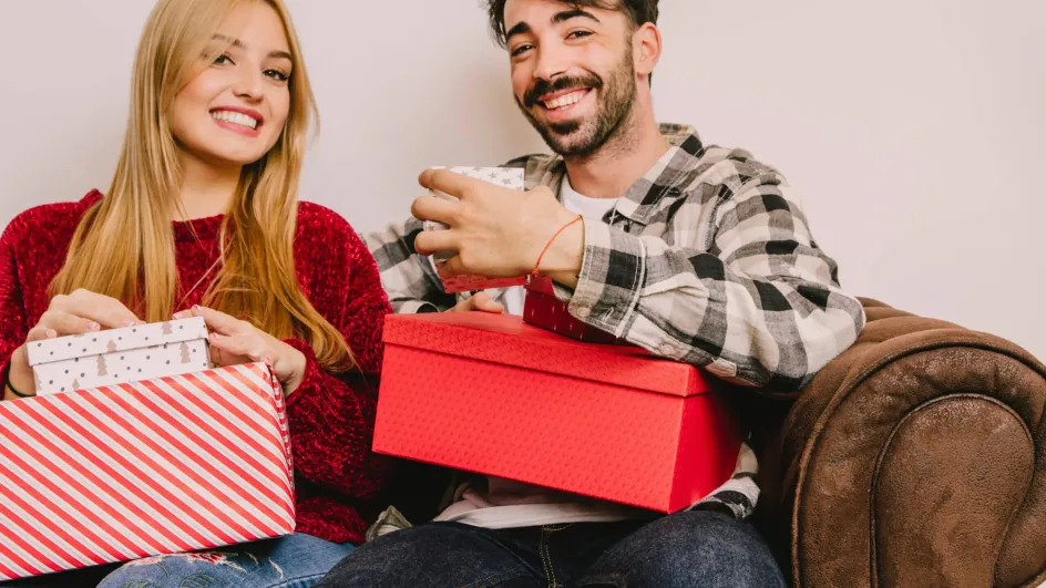 Стало известно, сколько россияне потратят на подарки близким