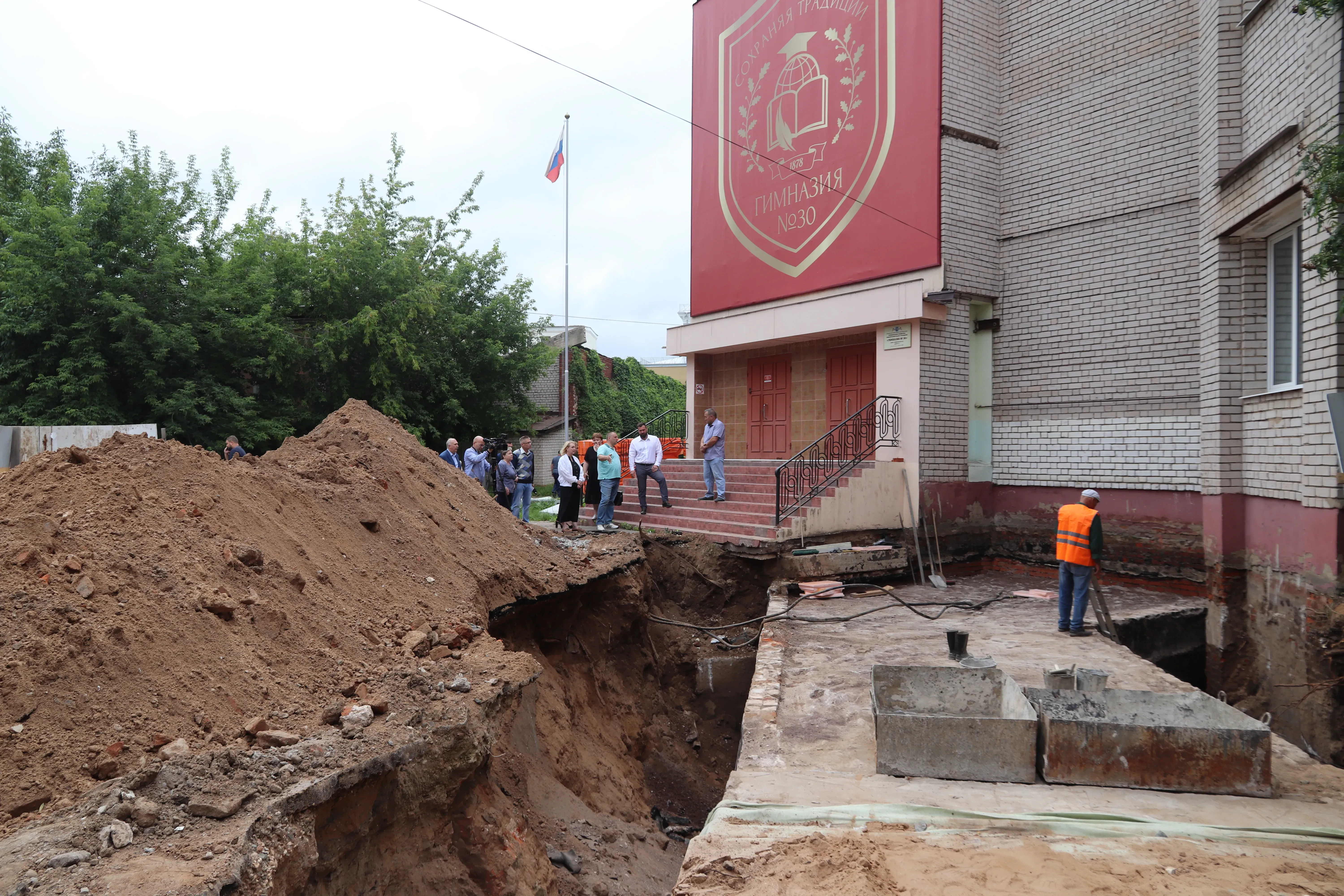 В областном центре продолжается ремонт общеобразовательных учреждений