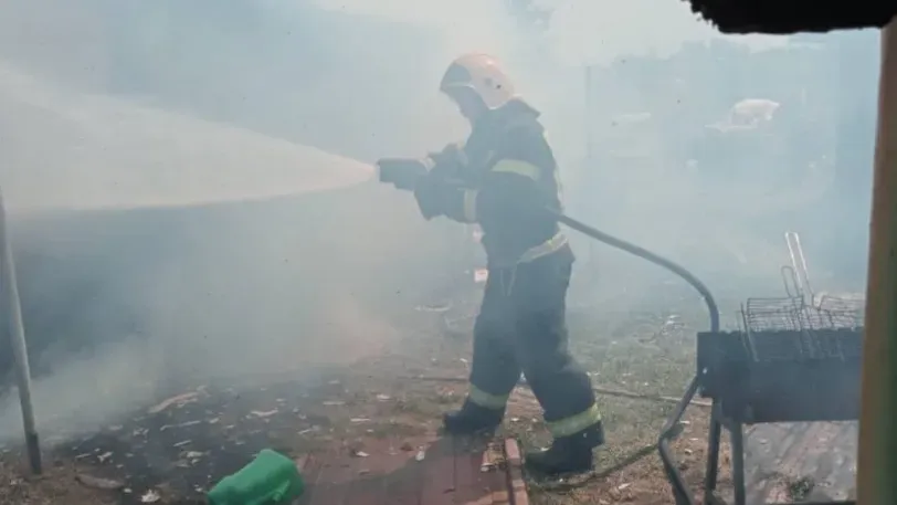 В Ивановской области сгорели опора ЛЭП, потолок, дерево и гараж с автомобилем