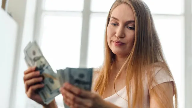 Зарплата матерям: В чем минусы и плюсы?