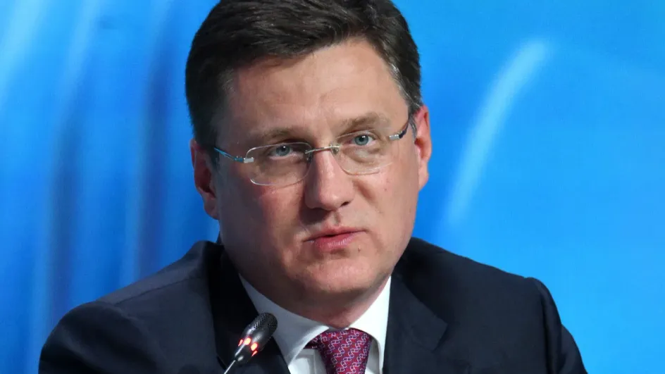 Новак поручил усилить контроль за обеспечением регионов топливом Новак поручил усилить контроль за обеспечением регионов топливом