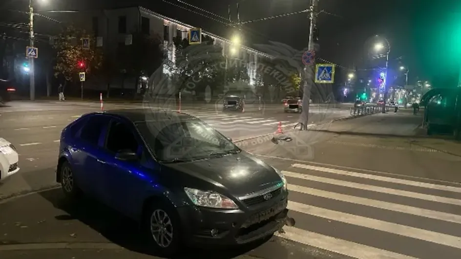В Иванове Audi сбила пешехода после столкновения с Ford В Иванове Audi сбила пешехода после столкновения с Ford