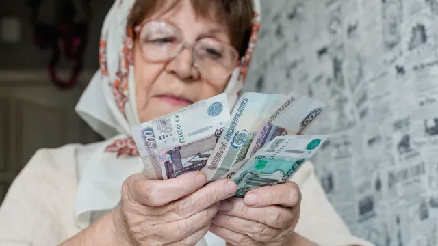 Новые выплаты: Кто получит доплату от правительства?
