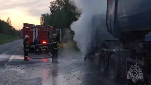 В Фурмановском районе вспыхнул самосвал