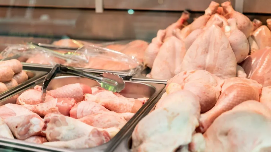Россиян предупредили о резком росте цен на куриное мясо Россиян предупредили о резком росте цен на куриное мясо