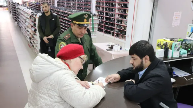 В Иванове еще 12 мигрантов были поставлены на воинский учет в рамках рейда
