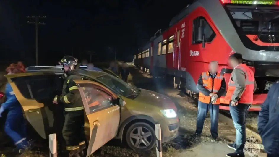В Ивановской области «Орлан» протаранил Renault Sandero, погиб человек В Ивановской области «Орлан» протаранил Renault Sandero, погиб человек