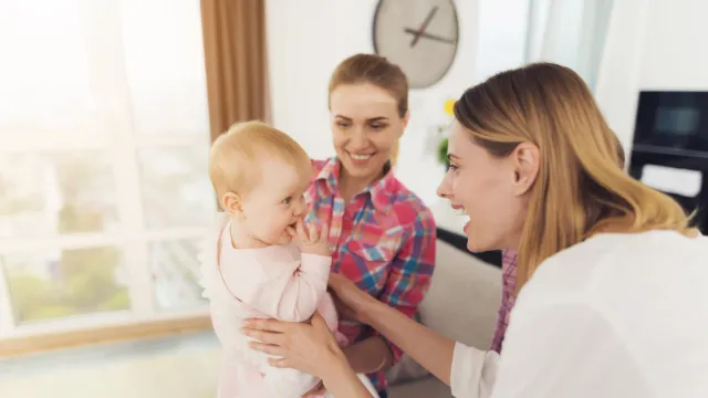 Няня стала золотой: Россиянки справляются сами!