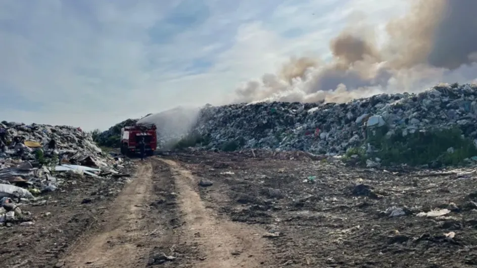 В Вичуге произошел масштабный пожар на городской свалке В Вичуге произошел масштабный пожар на городской свалке