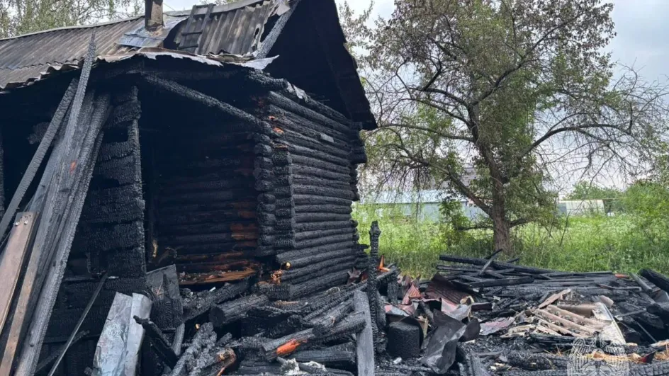 В Родниках на пожаре в заброшенном доме погиб бомж