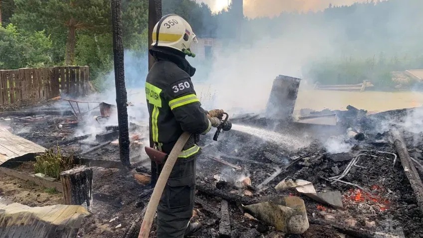 В Ивановской области при возгорании садового домика пострадала 84-летняя женщина