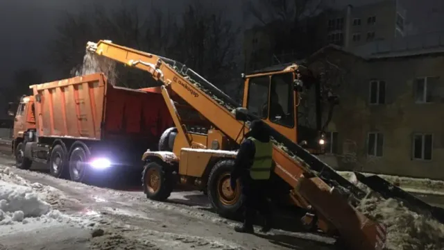 Из Иванова за ночь вывезли более 2381 кубометров снега