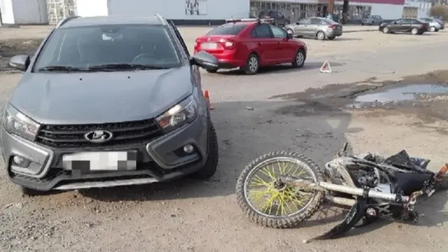 В Фурманове легковая иномарка Kia Ceed сбила мотоциклиста