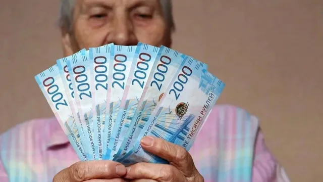 Пенсионеры шикуют? Вот честная статистика!