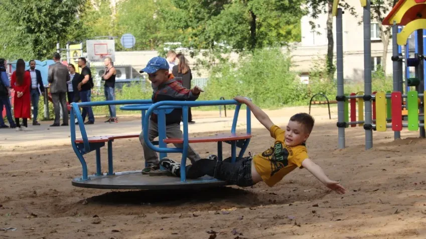 В Иванове продолжают восстановление детского городка «Буратино»